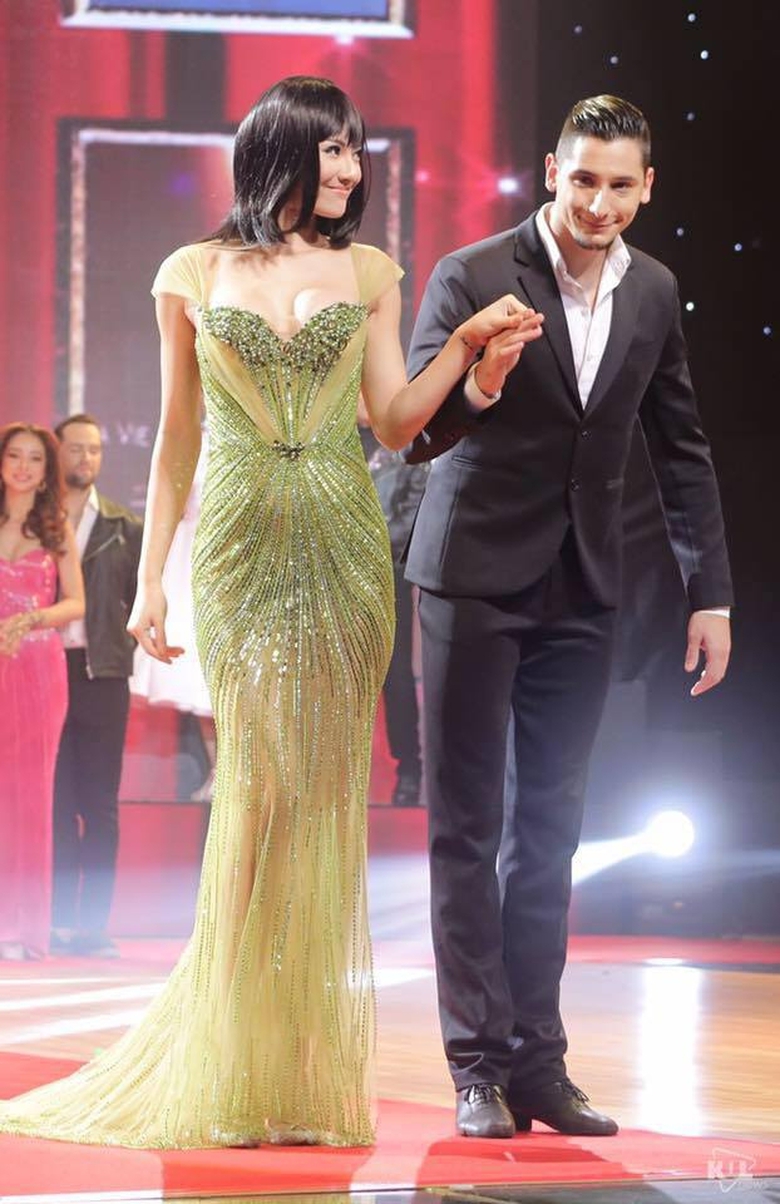 Hong Que mang bau voi ban nhay tay baoxaydung.vn