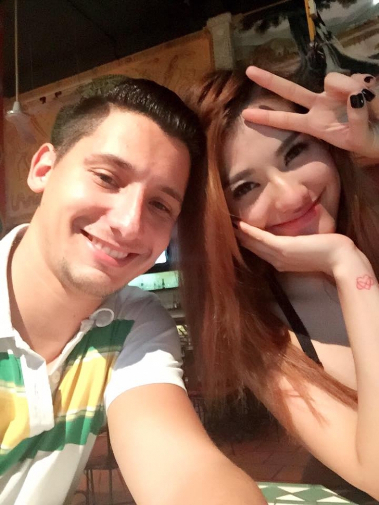 Hong Que mang bau voi ban nhay tay baoxaydung.vn