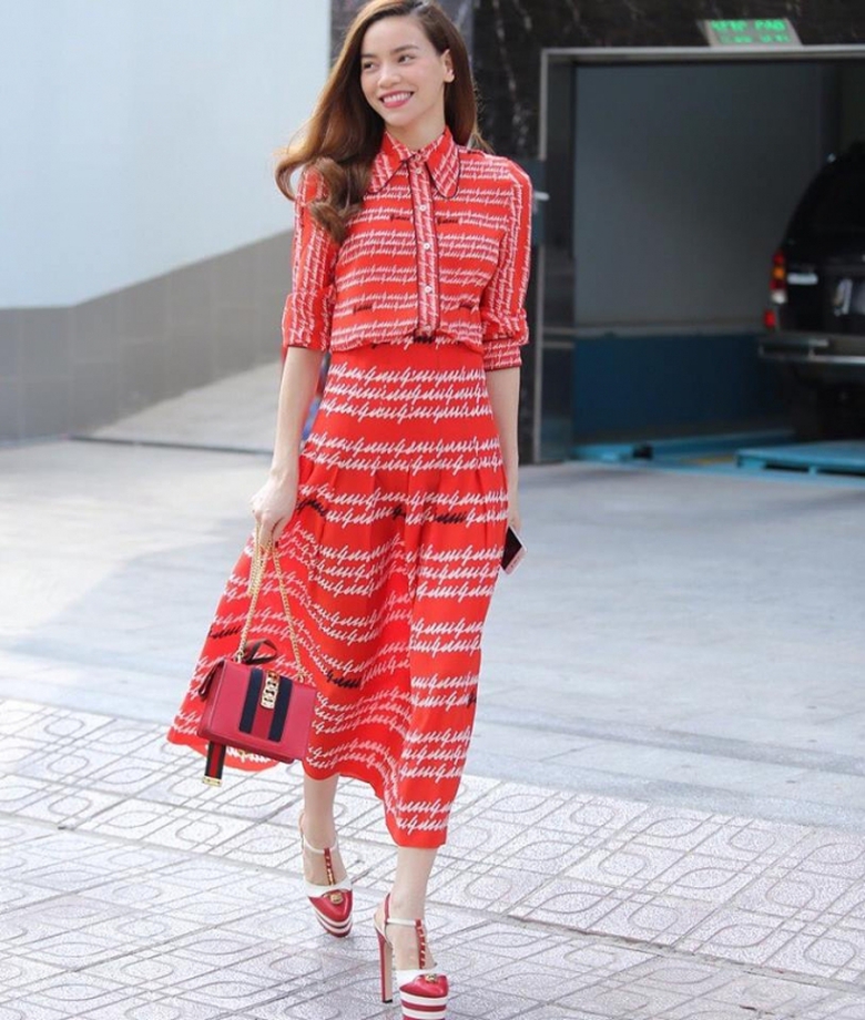 Ha Ho khoe hang hieu baoxaydung.vn23