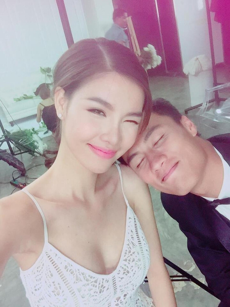 mac hong quan  lam dam cuoi voi ky han1