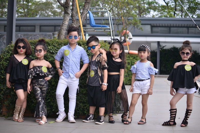 Mau nhi tu tin nhung cach an mac, tao dang hoi gia