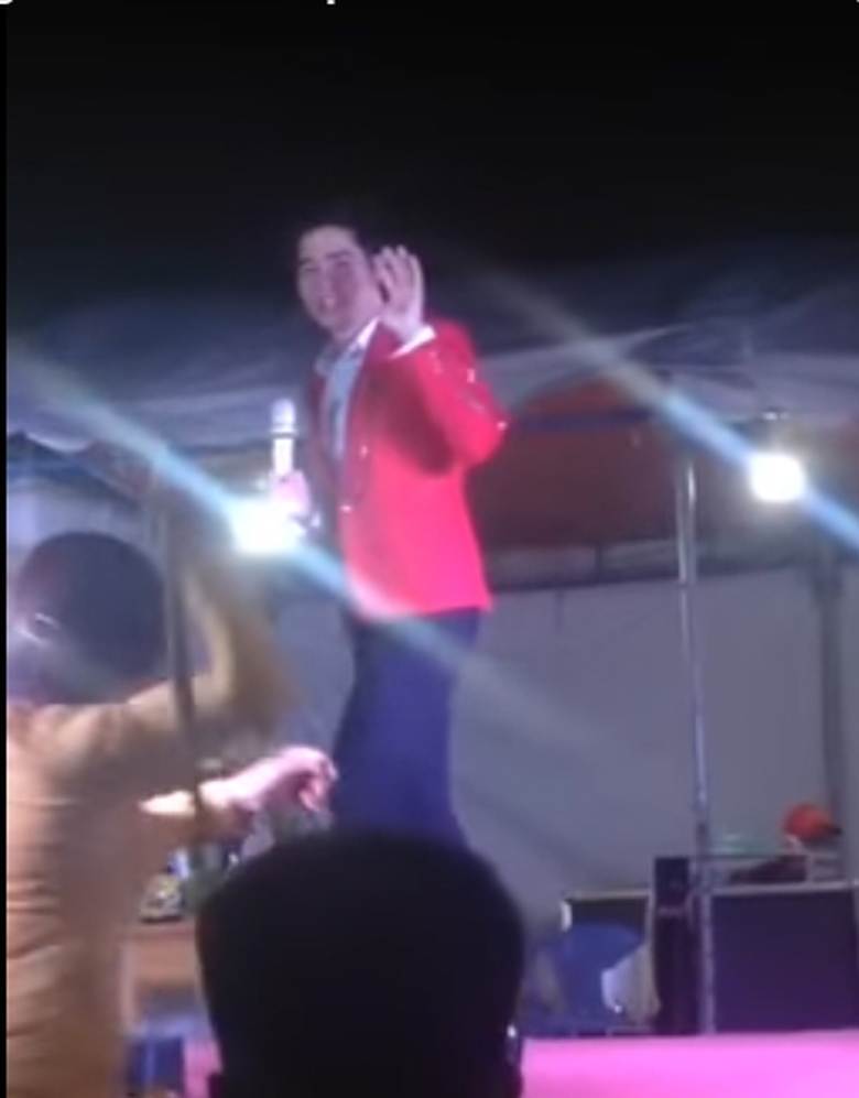 luu chi vi bi khan gia danh