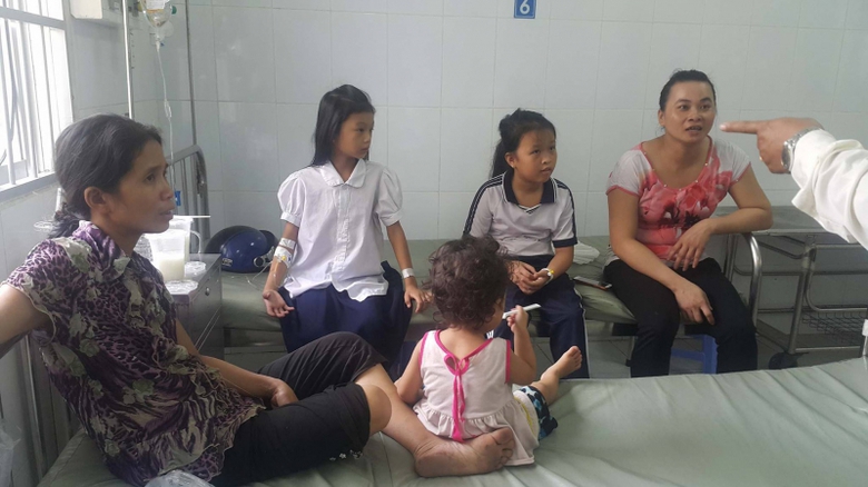 1.Học sinh tiểu học nhập viện điều trị tại Bệnh vi