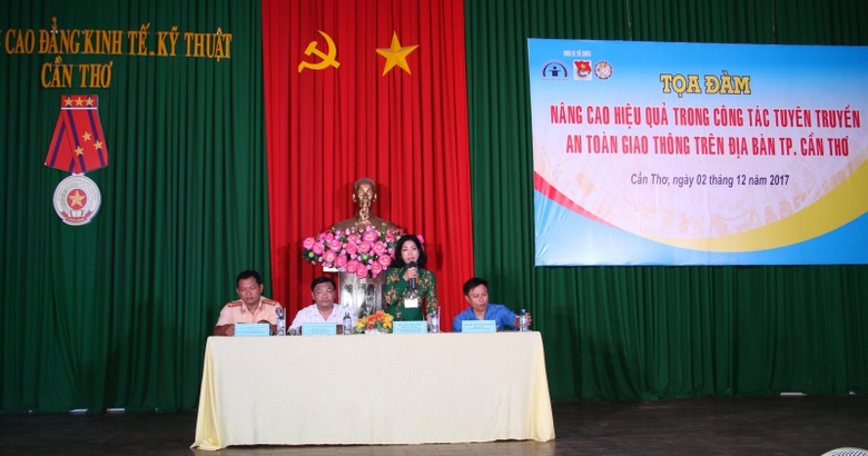 B&agrave; Trần Thị Xu&acirc;n- Ph&oacute; Trưởng Ban an to&agrave;n giao th&ocirc;n
