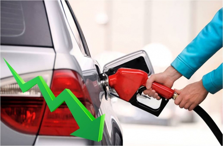Xăng dầu giảm gi&aacute; từ 15h chiều 21.1