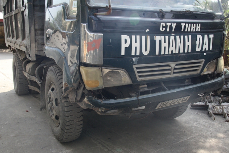 bat-giu-4-xe-tai-het-han-dang-kiem-cho-qua-tai1