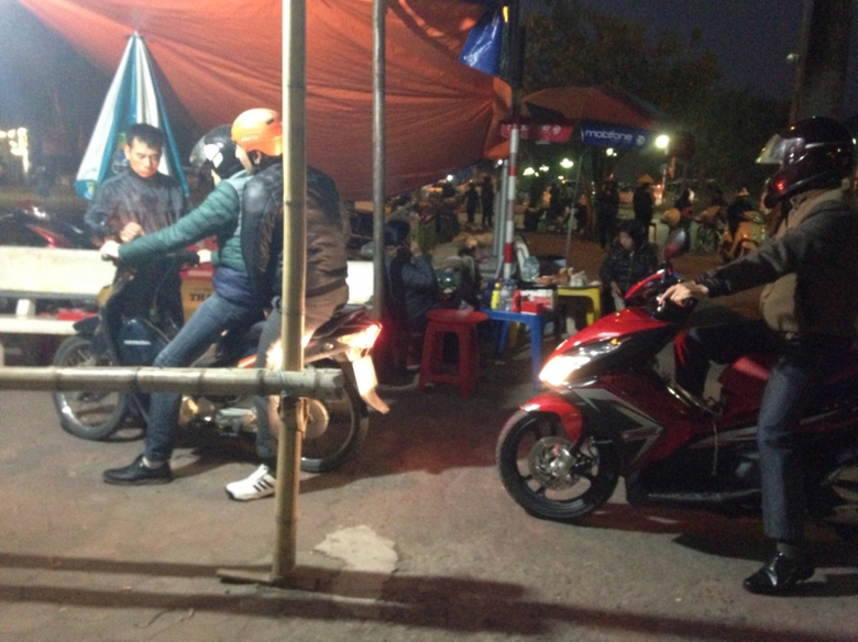 Dich-vu-den-Tran-bat-dau-tang-gia