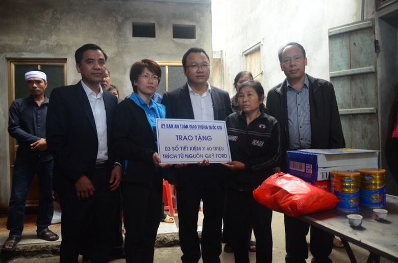 Chung-suc-ho-tro-ba-be-mo-coi-bo-me-chet-tham-do-T