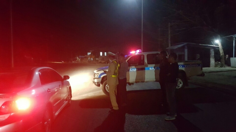 CSGT-cang-minh-phan-luong-vu-xe-bon-dam-xe-khach