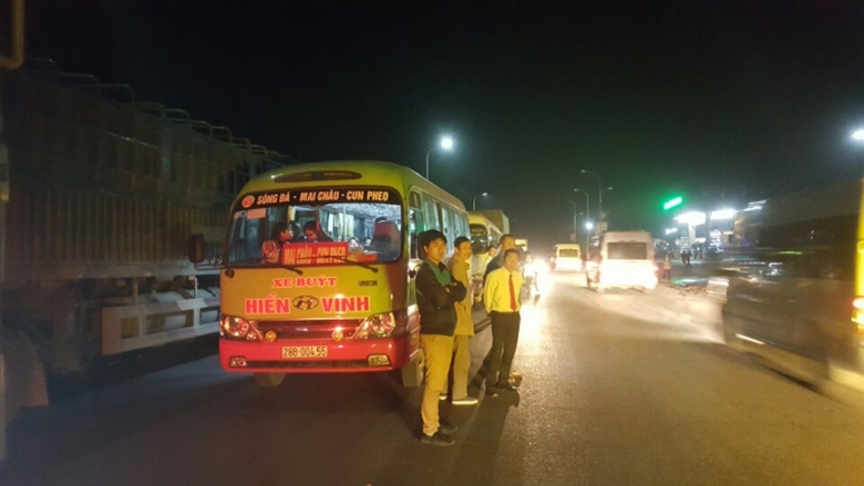 CSGT-cang-minh-phan-luong-vu-xe-bon-dam-xe-khach1