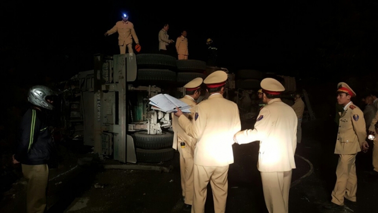 CSGT-cang-minh-phan-luong-vu-xe-bon-dam-xe-khach7