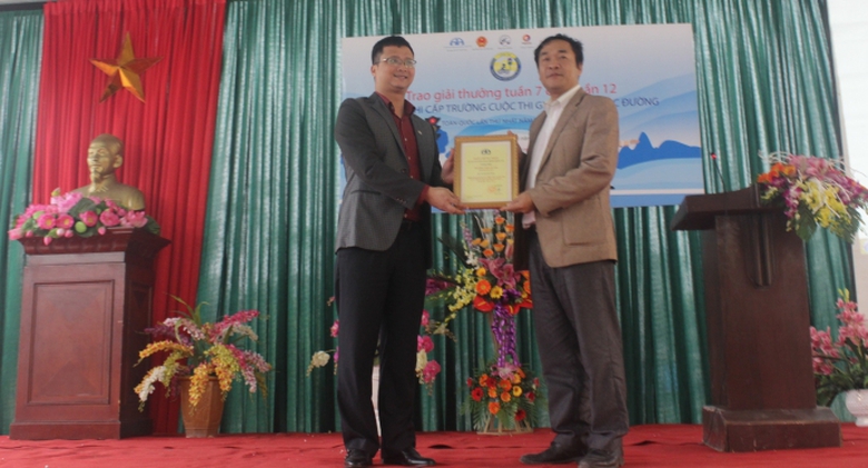 Trao-thuong-truong-co-nhieu-thanh-tich-thi-tuan-Gi