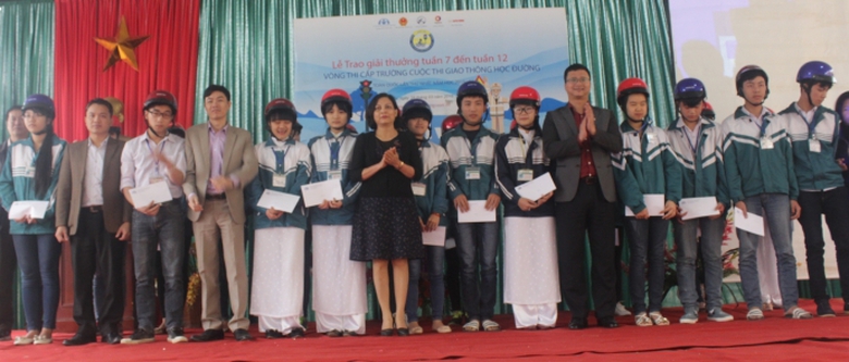 Trao-thuong-truong-co-nhieu-thanh-tich-thi-tuan-Gi