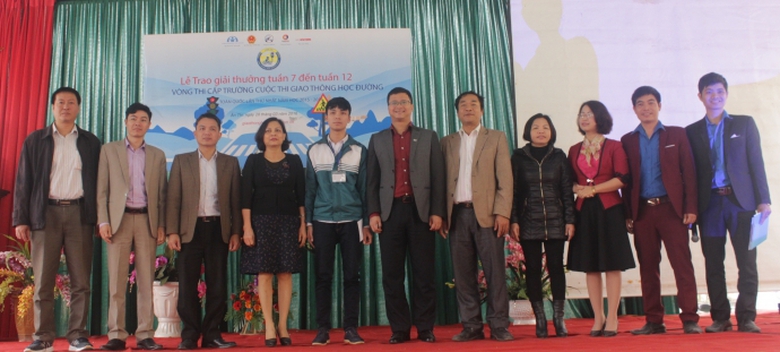Trao-thuong-truong-co-nhieu-thanh-tich-thi-tuan-Gi