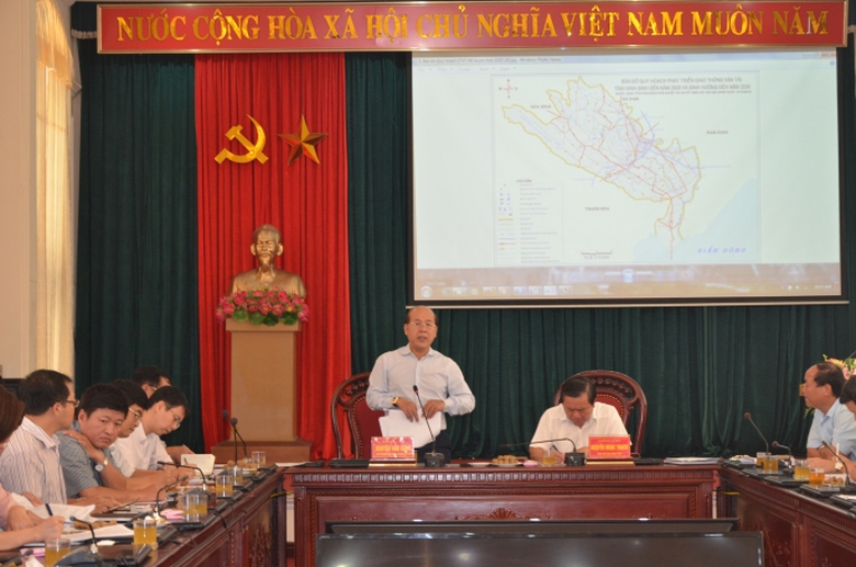 Thu-truong-cong-lam-viec-tai-Ninh-Binh4