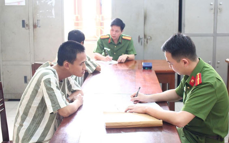 Bi-yeu-cau-dung-xe-lao-vao-tan-cong-CSGT-chan-thuo