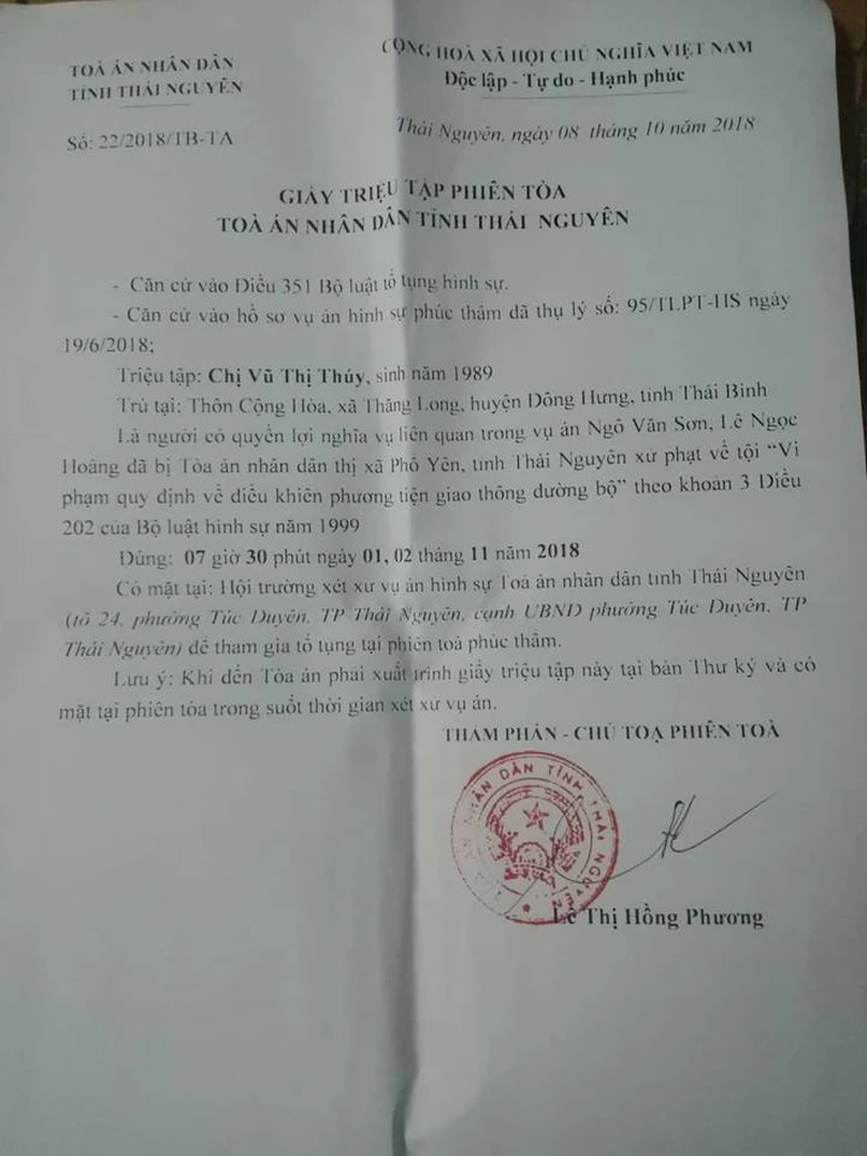 thẩm ph&aacute;n2