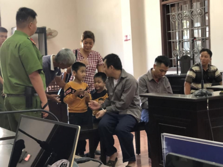 t&agrave;i xế container