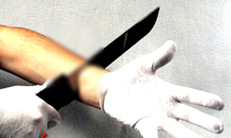 tu-chat-tay-vi-khong-duoc-tang-luong-hinh-anh1_LQU