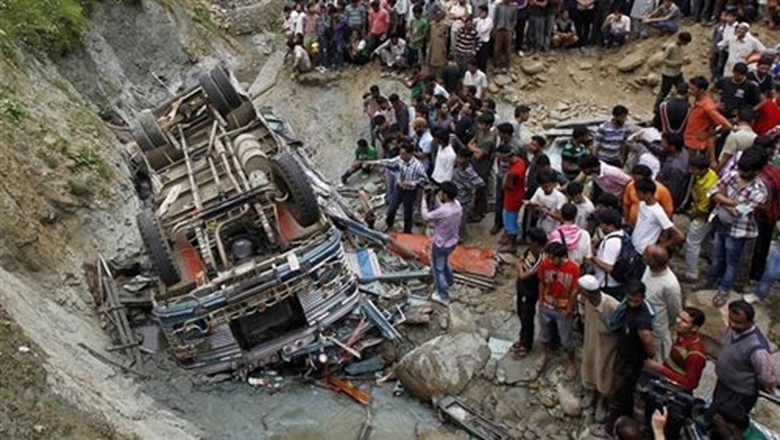 an-do-xe-buyt-cho-day-khach-gap-nan-37-nguoi-chet