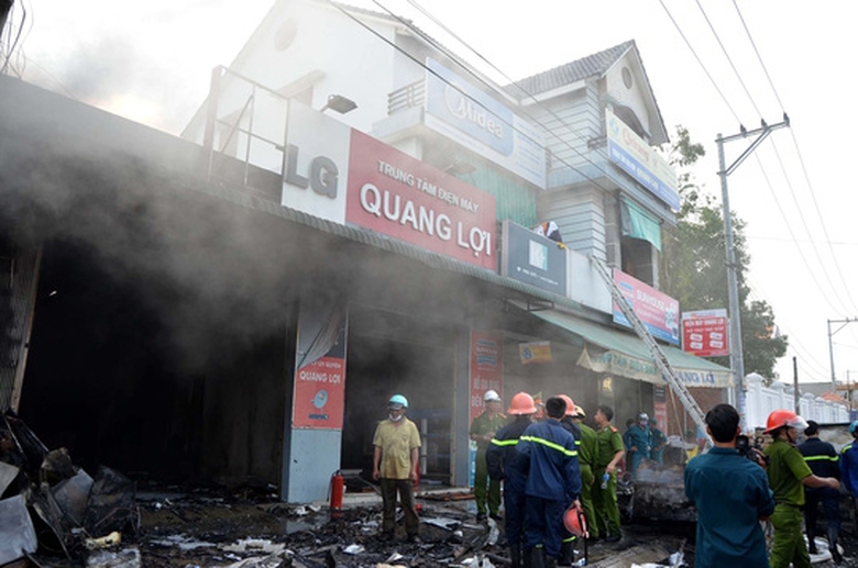 chay-sieu-thi-dien-may-thiet-hai-tren-10-ti-dong