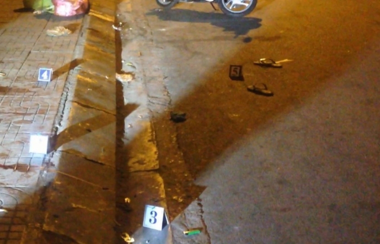 hon-chien-truoc-quan-karaoke-1-thanh-nien-bi-dam-c