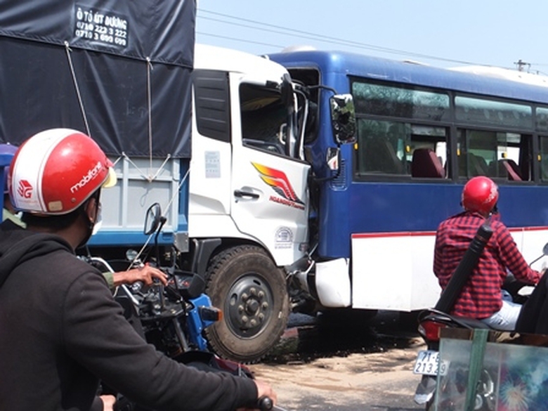 ngay-dau-ky-nghi-le-21-nguoi-chet-vi-tai-nan-giao-