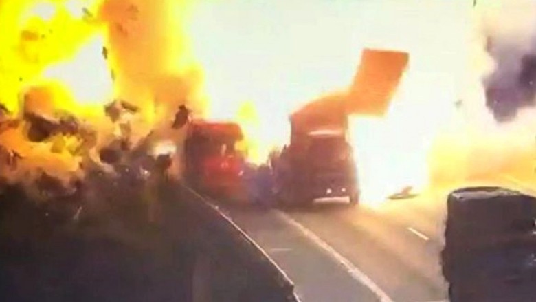 150036505748595-xe-tai