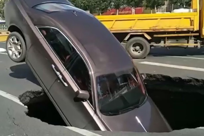 150699694790740-ho-tu-than-1