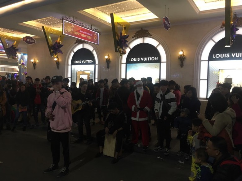 25975435_886235268213053_585223709_n