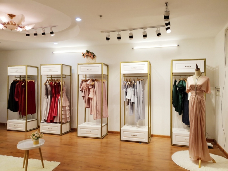 6. Kh&ocirc;ng gian cửa h&agrave;ng của Evenes được thiết kế th