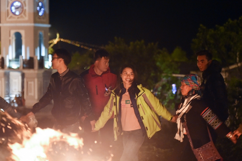 Hoạt động về đ&ecirc;m Sun World Fansipan Legend