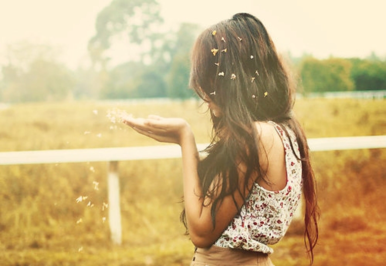 hinh-anh-buon-va-tam-trang-cua-cac-co-gai-khi-yeu-