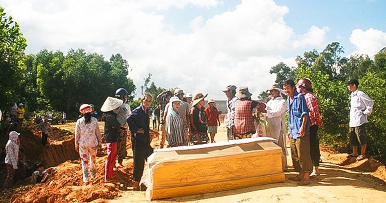 ảnh cao tốc ĐN-QN d&acirc;n đặt quan t&agrave;i cản trở