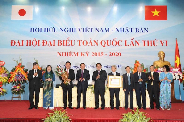 hoi huu nghi viet nhat