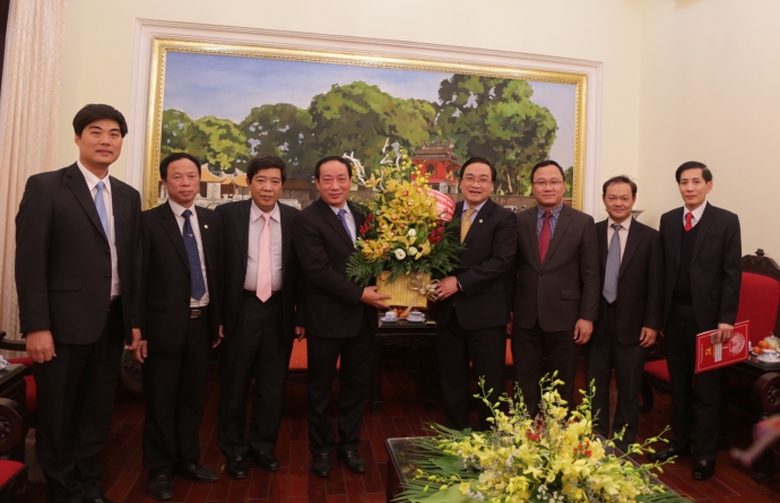 thu truong truong + bi thu hoang trung hai