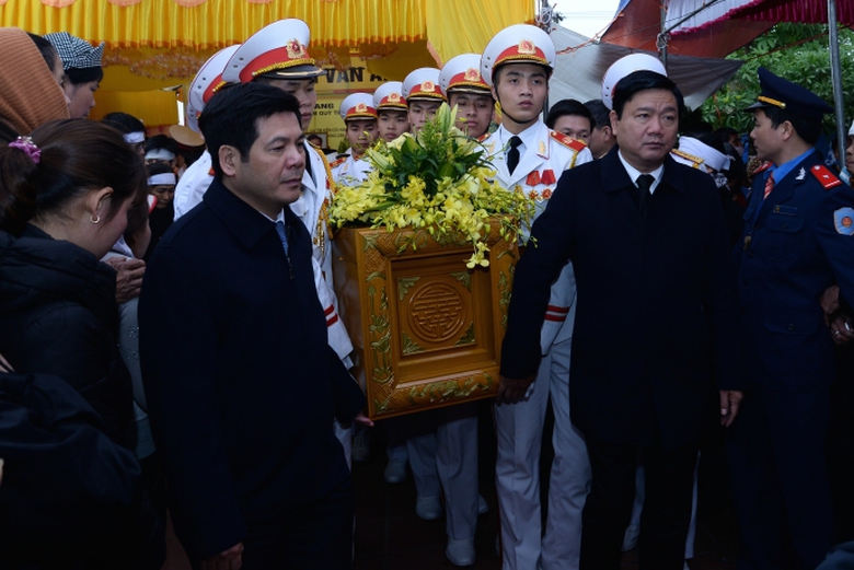 bo truong dinh la thang 