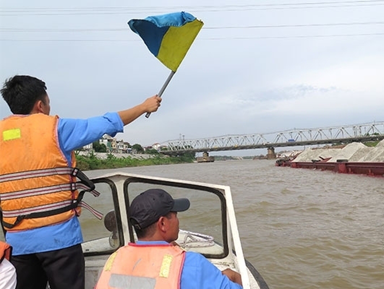 canh luồng cầu Đuống