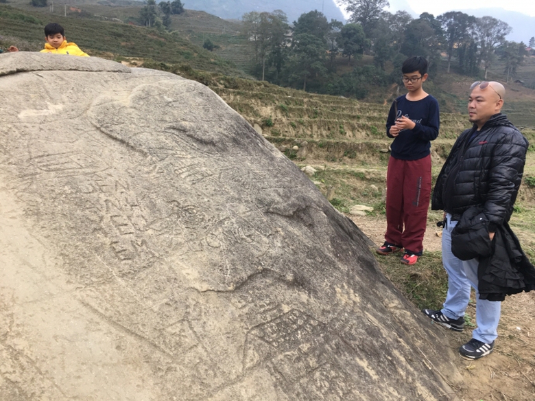 bai da co sa pa co qua nhieu hinh cham khac moi