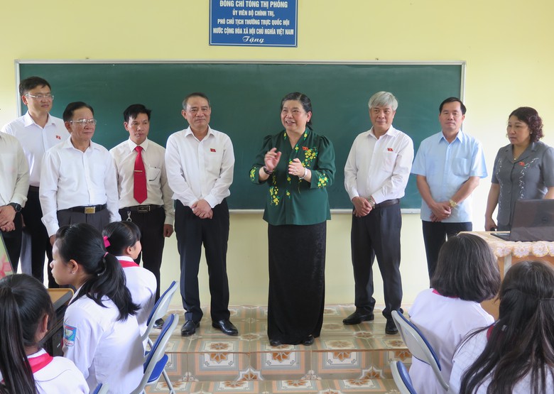 UV Bo Chinh tri, Pho Chu tich QH Tong Thi Phong, B