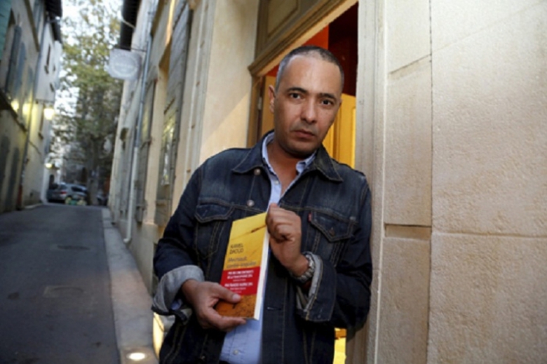 Nh&agrave; văn Kamel Daoud v&agrave; tiểu thuyết đầu tay g&acirc;y ch&uacute;