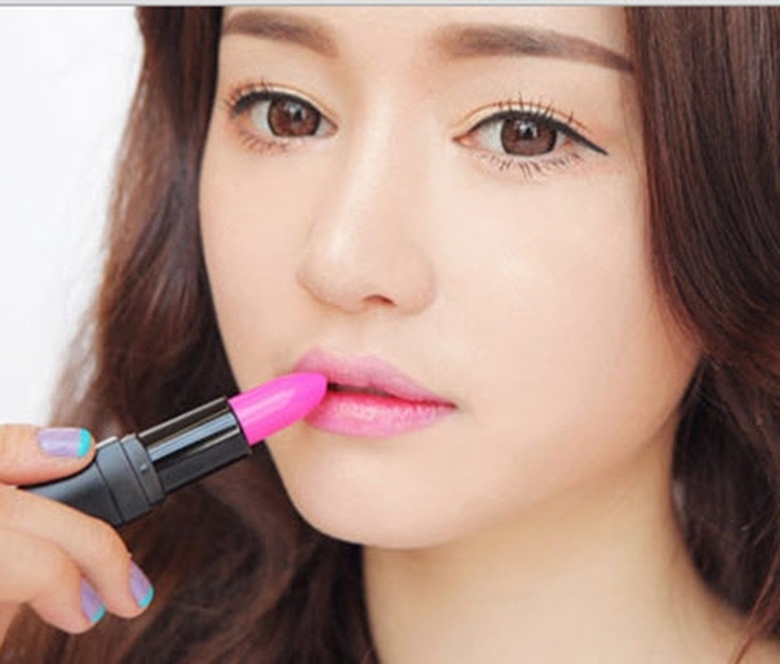 canh-bao-nguy-hiem-suc-khoe-cua-son-moi-chua-chi-2