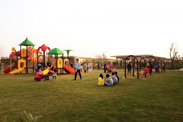 ef5c8419-20ee-4bdf-85a4-f025fd3f7d6a