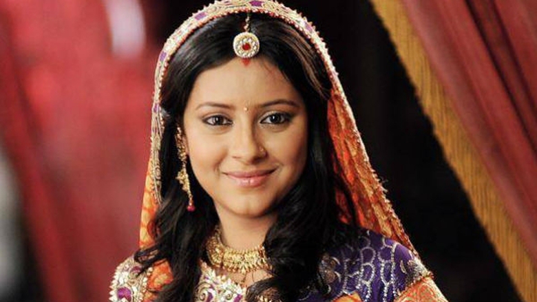 1460109407-1460108054-co-dau-8-tuoi-2