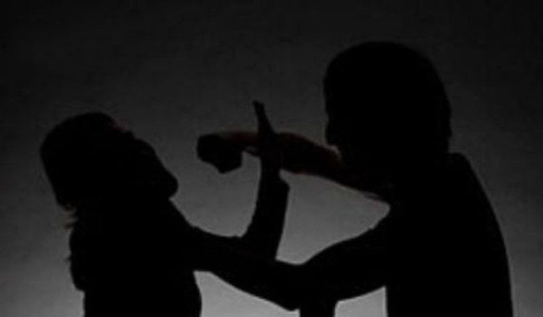 chong-ra-tay-dam-chet-vo