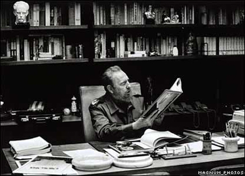 30219132_fidel_castro_27