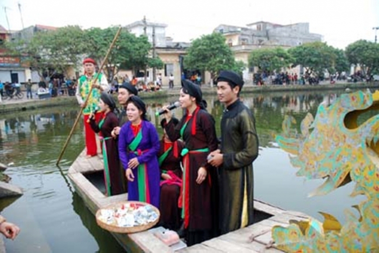 nhung-le-hoi-doc-dao-khong-the-bo-qua-dip-dau-xuan