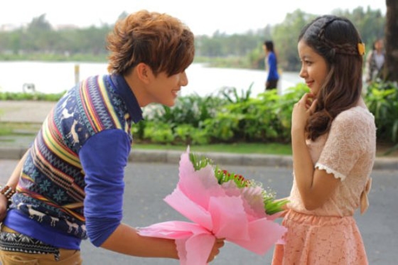 tu-van-chon-hoa-cam-tu-cau-tang-ban-gai-ngay-20-10