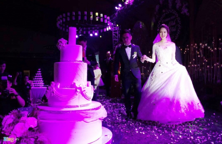 a_hau_hoang_anh_zing1