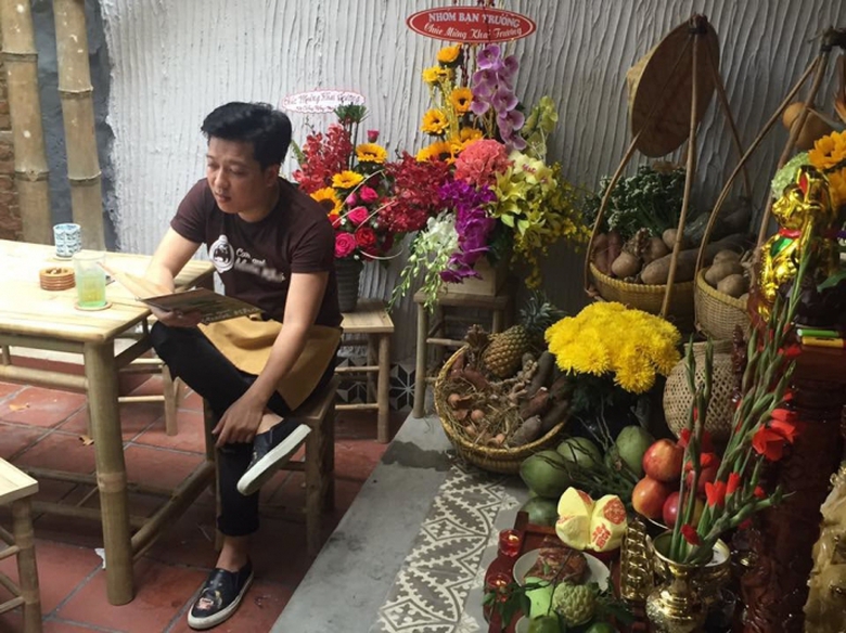 1_khach-than-troi-khi-an-o-quan-com-muoi-kho (8)